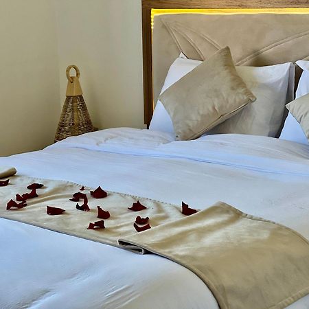 Mini-Villa Situee Dans Une Residence Prestigia A Marrakech, Avec Une Vue Sur La Piscine Et Le Golf Une Securite 24H Sur 24 Et Une Proximite Ideale De L Aeroport 5 Minutes C Est Une Offre Parfaite Pour Des Vacances Marrakesh Eksteriør billede