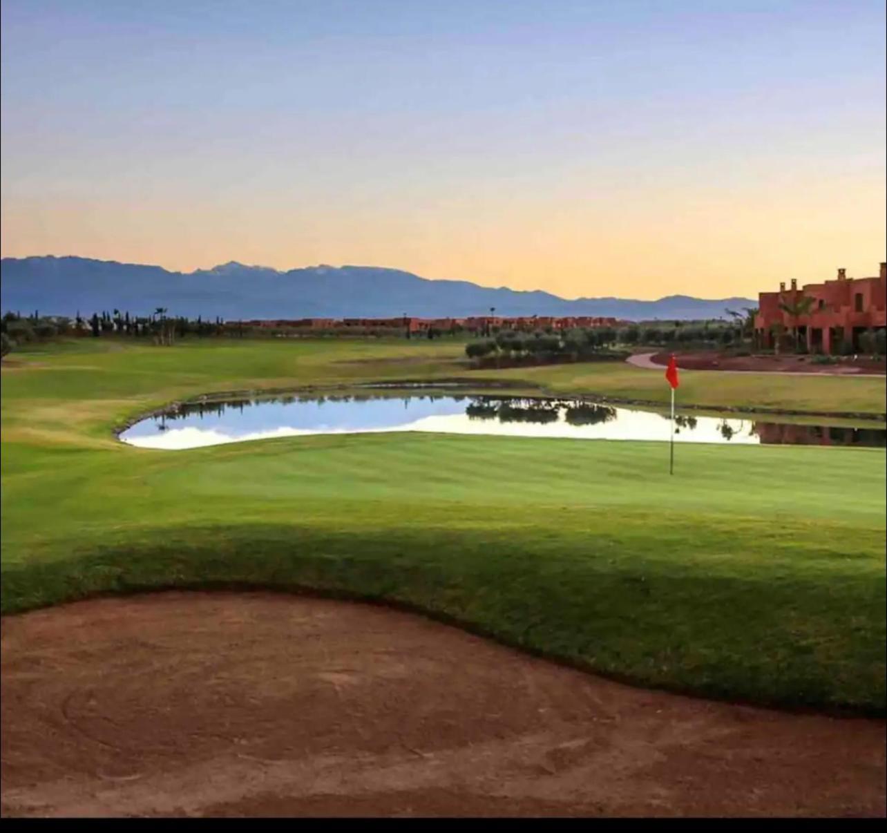 Mini-Villa Situee Dans Une Residence Prestigia A Marrakech, Avec Une Vue Sur La Piscine Et Le Golf Une Securite 24H Sur 24 Et Une Proximite Ideale De L Aeroport 5 Minutes C Est Une Offre Parfaite Pour Des Vacances Marrakesh Eksteriør billede