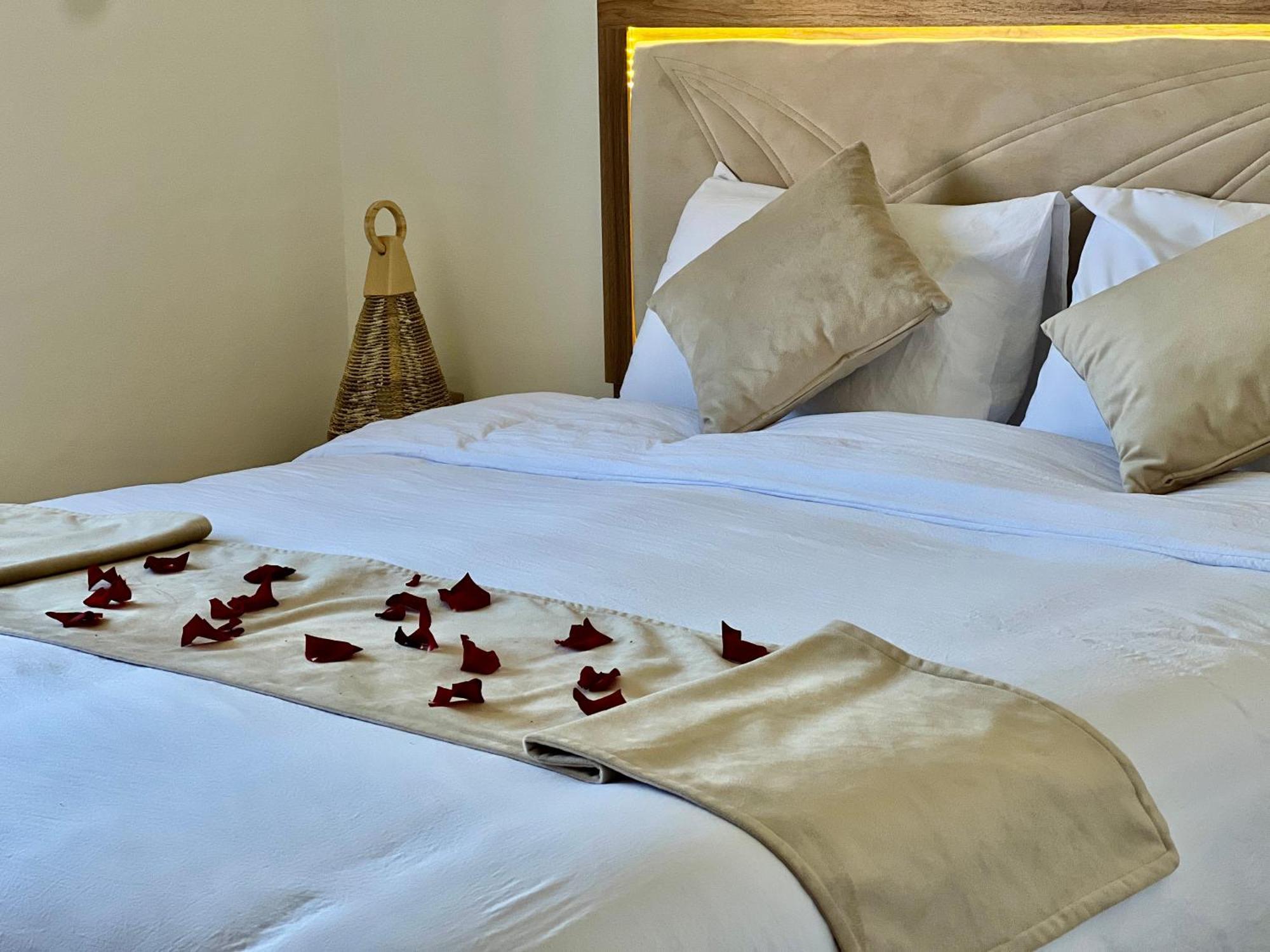 Mini-Villa Situee Dans Une Residence Prestigia A Marrakech, Avec Une Vue Sur La Piscine Et Le Golf Une Securite 24H Sur 24 Et Une Proximite Ideale De L Aeroport 5 Minutes C Est Une Offre Parfaite Pour Des Vacances Marrakesh Eksteriør billede