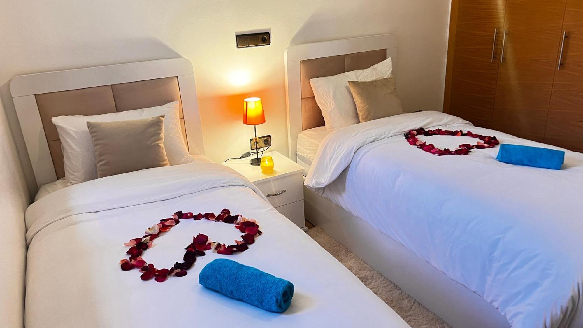 Mini-Villa Situee Dans Une Residence Prestigia A Marrakech, Avec Une Vue Sur La Piscine Et Le Golf Une Securite 24H Sur 24 Et Une Proximite Ideale De L Aeroport 5 Minutes C Est Une Offre Parfaite Pour Des Vacances Marrakesh Eksteriør billede