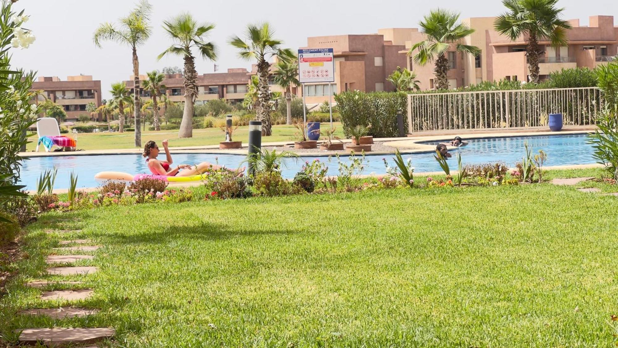 Mini-Villa Situee Dans Une Residence Prestigia A Marrakech, Avec Une Vue Sur La Piscine Et Le Golf Une Securite 24H Sur 24 Et Une Proximite Ideale De L Aeroport 5 Minutes C Est Une Offre Parfaite Pour Des Vacances Marrakesh Eksteriør billede